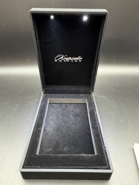 KEEPSAKE ILLUMINTATED CARD DISPLAY - Curators Corner LLC