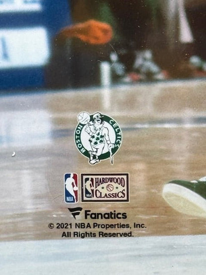 Cedric Maxwell Signed 8x10 Photograph - Curators Corner LLC