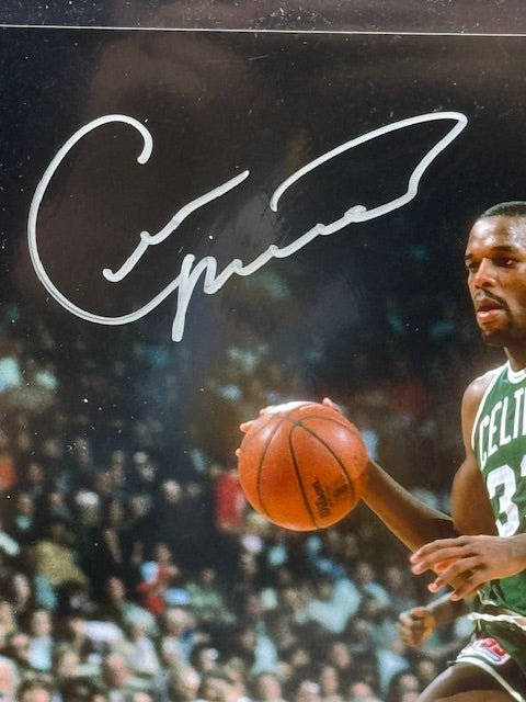 Cedric Maxwell Signed 8x10 Photograph - Curators Corner LLC